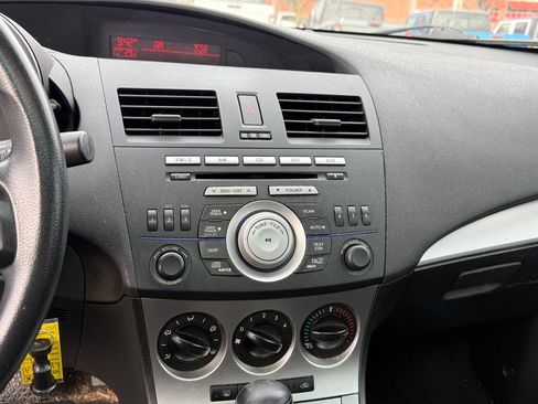Used 2010 MAZDA MAZDA3 i Touring image 19