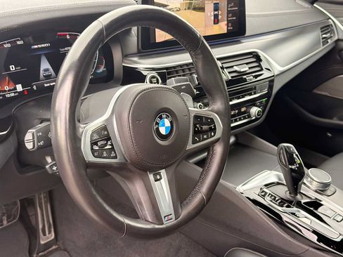 Used 2022 BMW M550i xDrive AWD/4WD image 14