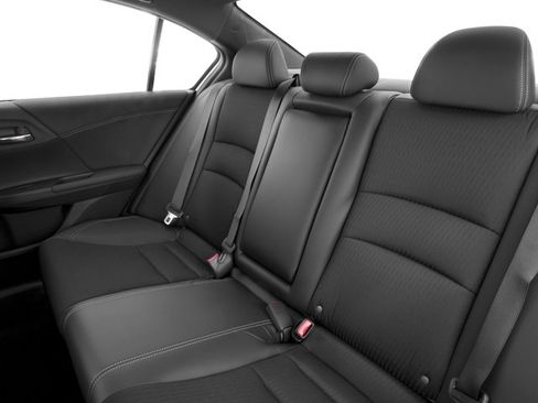 Used 2017 Honda Accord Sport image 14