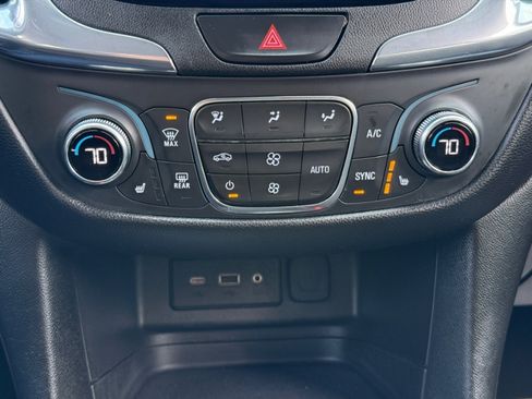 Used 2020 Chevrolet Equinox LT w/ Driver Convenience Package image 28