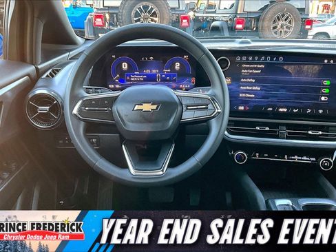 Used 2025 Chevrolet Equinox EV LT image 5