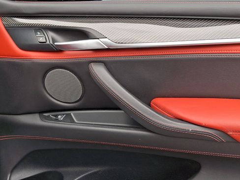 Used 2018 BMW X5 M image 10