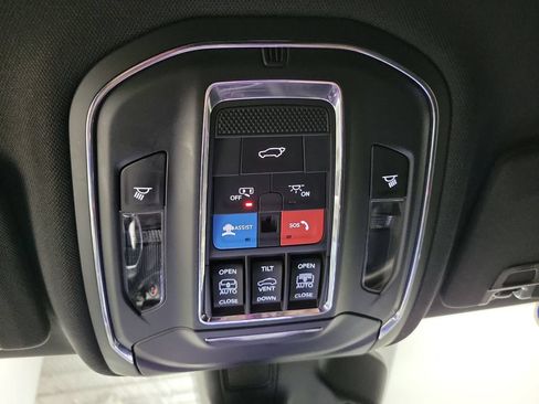Used 2024 Jeep Grand Cherokee Limited AWD/4WD image 49
