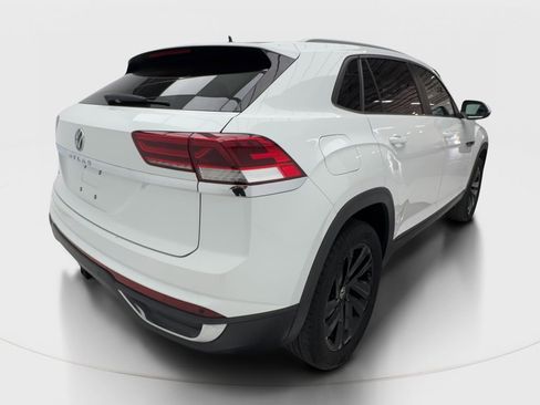 Used 2022 Volkswagen Atlas Cross Sport SE w/ Panoramic Sunroof Package FWD image 7