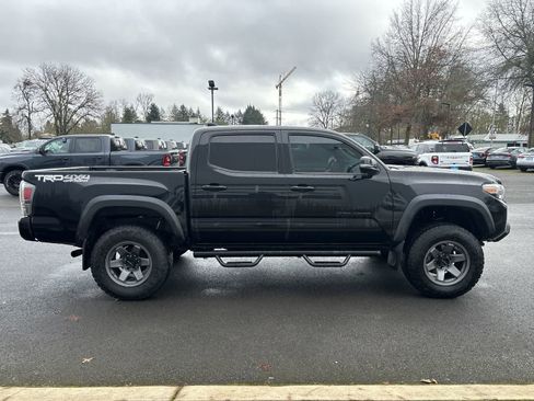 Used 2020 Toyota Tacoma TRD Off-Road w/ Technology Package image 5