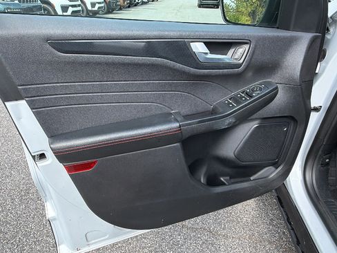 Used 2025 Ford Escape ST-Line FWD image 14