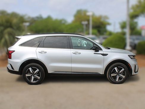 Certified 2021 Kia Sorento S image 5