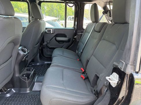 Used 2018 Jeep Wrangler Unlimited Sport AWD/4WD image 10