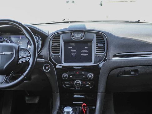 Used 2018 Chrysler 300 S RWD image 13