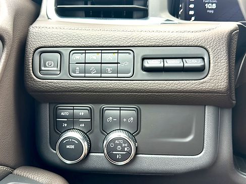 Used 2022 GMC Yukon Denali AWD/4WD image 38