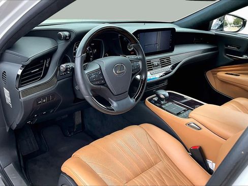 Used 2021 Lexus LS 500 w/ Interior Upgrade Package RWD image 18