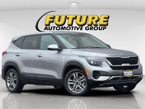 Certified 2021 Kia Seltos LX image 1