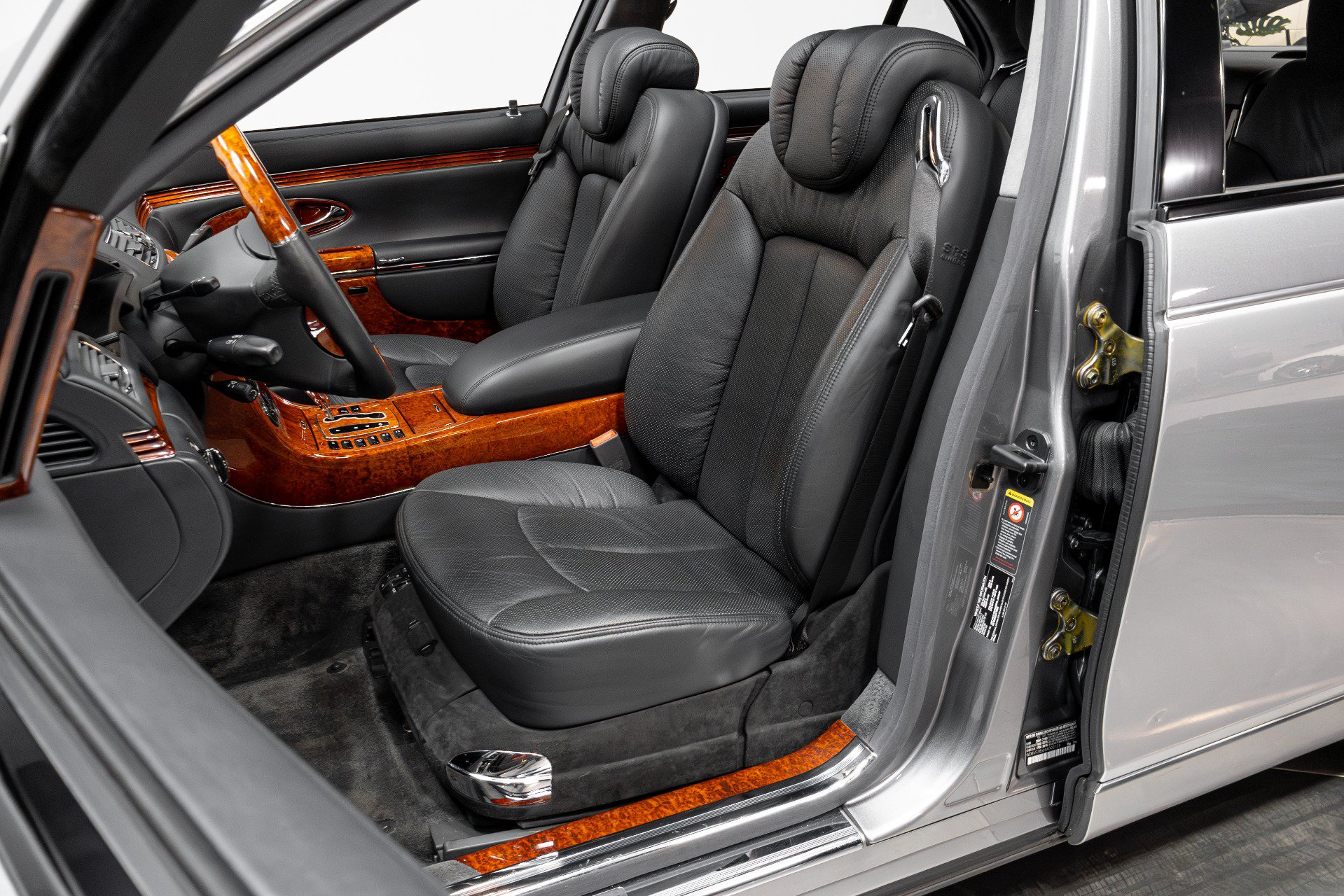 Used 2004 Maybach 57 RWD image 6
