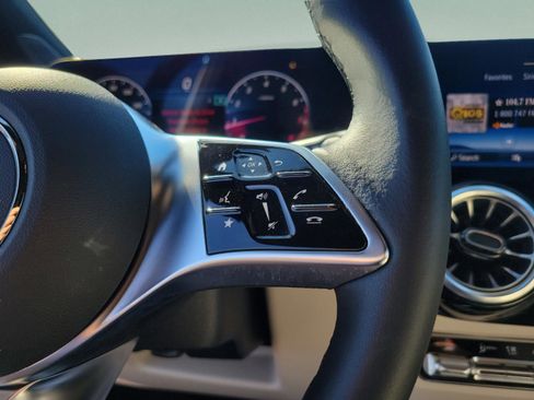 Certified 2025 Mercedes-Benz GLA 250 image 21