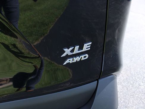 Used 2023 Toyota RAV4 XLE AWD/4WD image 8