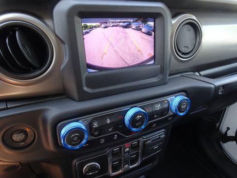 Used 2019 Jeep Wrangler Unlimited Sport S AWD/4WD image 13