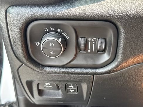Used 2025 RAM 1500 Big Horn AWD/4WD image 30