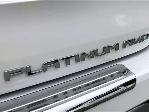 Used 2021 Toyota Highlander Platinum AWD/4WD image 10