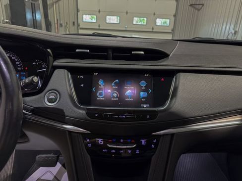 Used 2019 Cadillac XT5 Premium Luxury w/ Driver Assist Package AWD/4WD image 14