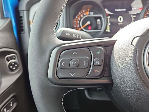 New 2025 Jeep Gladiator Sport AWD/4WD image 29