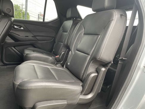 Used 2023 Chevrolet Traverse LT FWD image 24