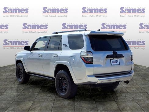Used 2024 Toyota 4Runner TRD Off-Road Premium AWD/4WD image 5