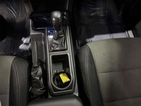 Used 2020 Toyota Tacoma TRD Off-Road w/ Technology Package image 20