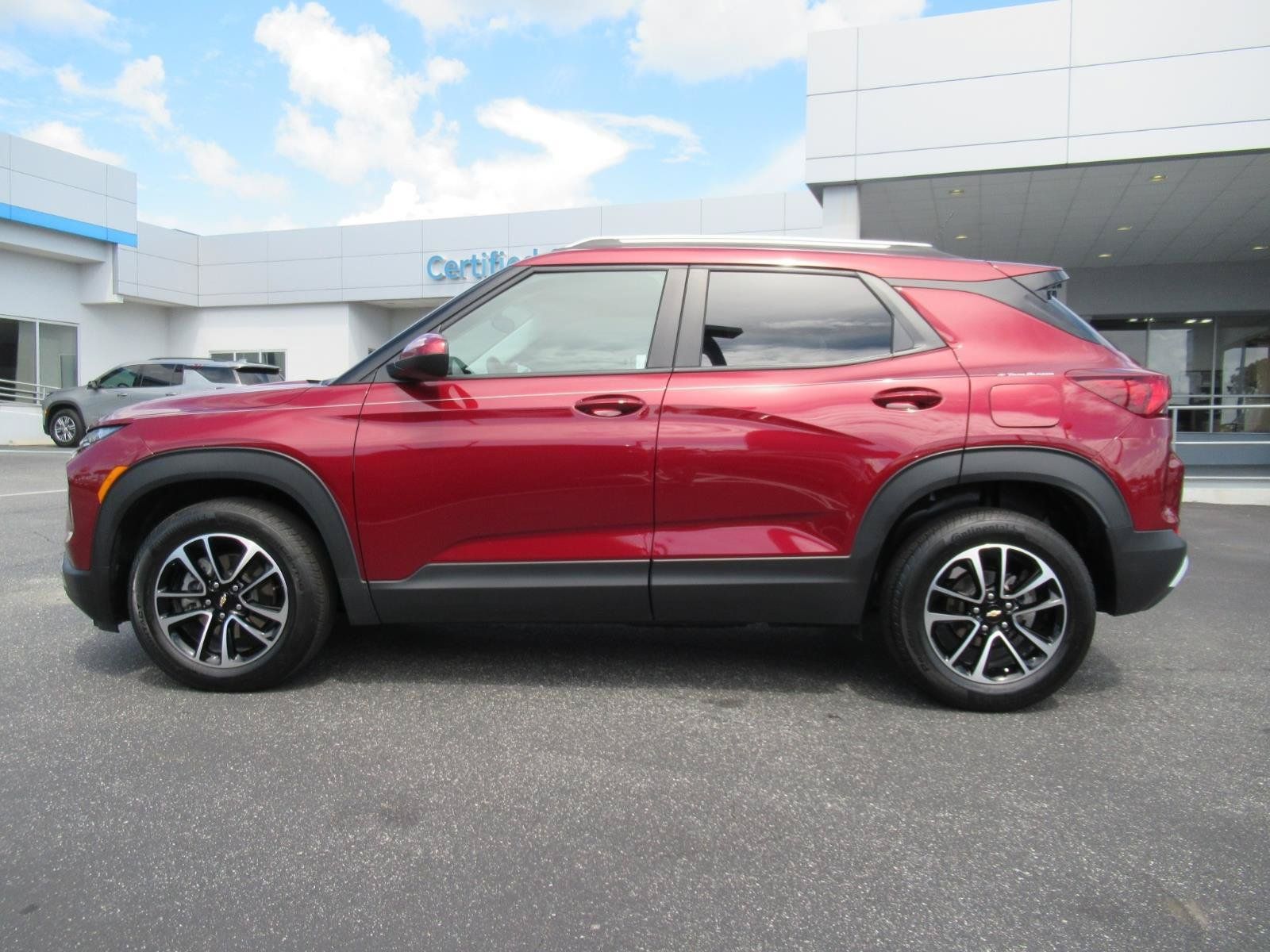 Certified 2024 Chevrolet TrailBlazer LT w/ Driver Confidence Package FWD image 2