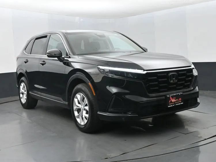 Used 2025 Honda CR-V LX image 2