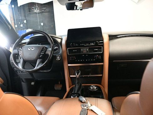 Used 2024 INFINITI QX80 Sensory AWD/4WD image 5