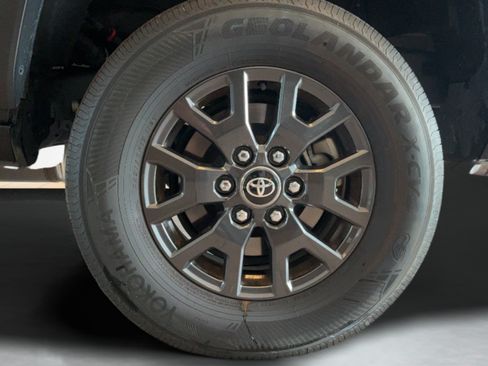 Certified 2025 Toyota 4Runner SR5 AWD/4WD image 41