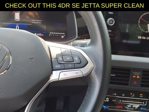 Used 2025 Volkswagen Jetta SE FWD image 16