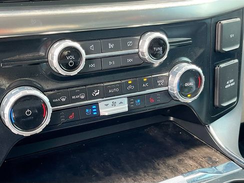 Used 2023 Ford F150 Lariat AWD/4WD image 16