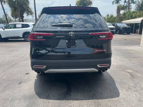 Used 2025 Toyota Grand Highlander AWD Hybrid image 4