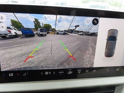 Used 2025 Ford Explorer Active image 12