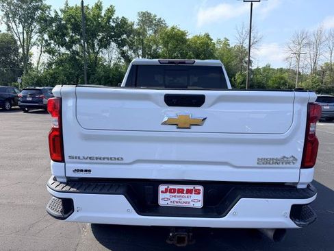 Used 2022 Chevrolet Silverado 2500 High Country w/ Safety Package II AWD/4WD image 5