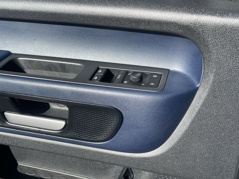 Certified 2025 Volkswagen ID. Buzz Pro S image 19