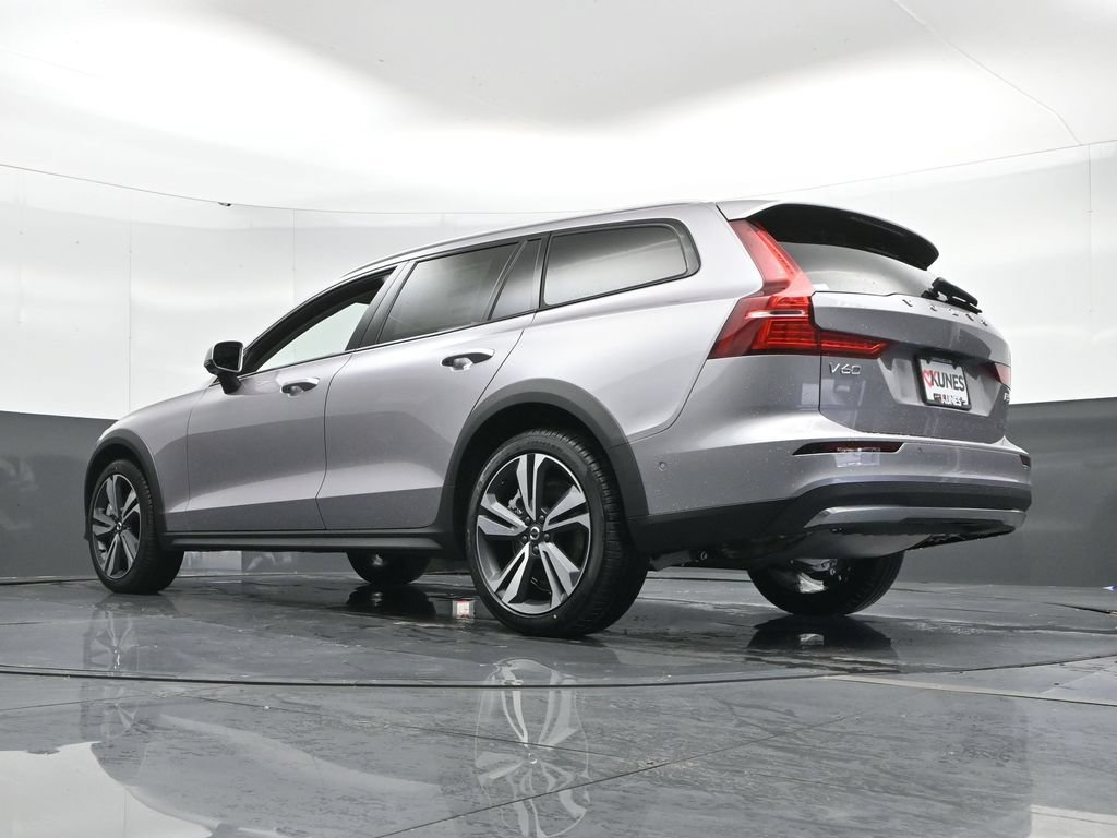 New 2026 Volvo V60 B5 Cross Country Plus w/ Climate Package AWD/4WD image 45