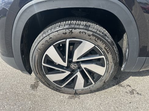 Used 2024 Volkswagen Atlas SE AWD/4WD image 6
