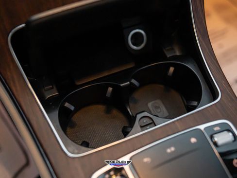 Used 2021 Mercedes-Benz GLC 300 4MATIC image 35