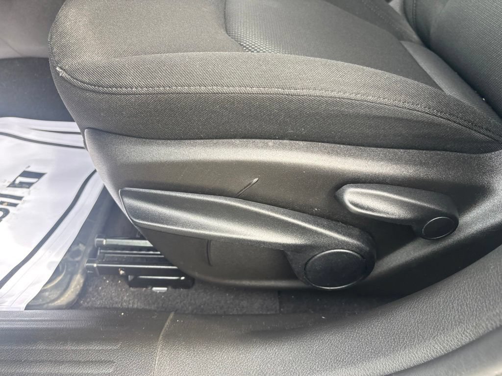 Used 2023 Jeep Renegade Latitude AWD/4WD image 21