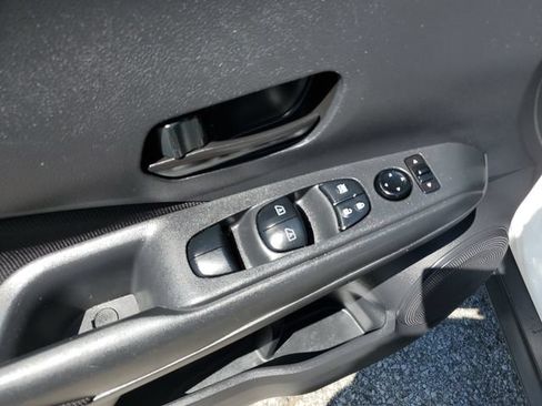Used 2022 Nissan Kicks S FWD image 19