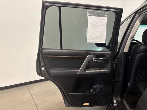 Used 2015 Toyota Land Cruiser AWD/4WD image 28