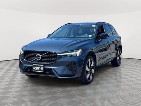 Used 2024 Volvo XC60 T8 Ultimate w/ Protection Package Premier AWD/4WD image 2