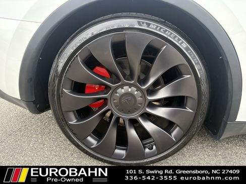 Used 2024 Tesla Model Y Performance image 32