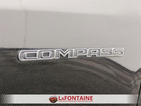 Used 2018 Jeep Compass Latitude w/ Popular Equipment Group image 10