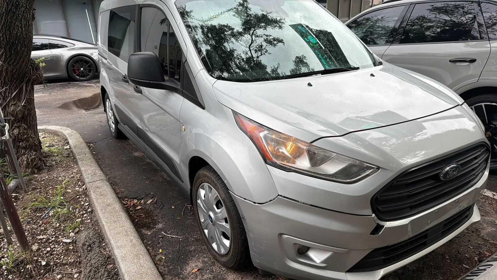 Used 2019 Ford Transit Connect XLT FWD image 2