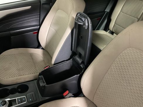 Used 2021 Ford Escape SE image 28