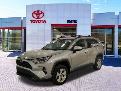 Used 2020 Toyota RAV4 XLE w/ XLE Grade Weather Package image 11