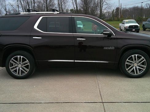 Used 2022 Chevrolet Traverse High Country AWD/4WD image 3